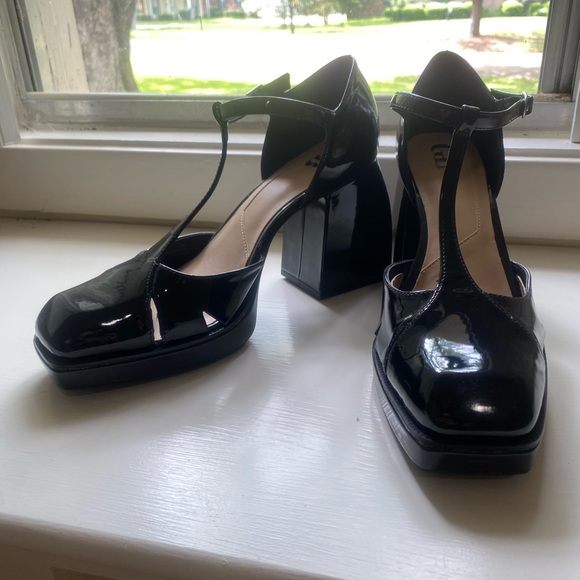 Gianni Bini Heels - Picture 2 of 5